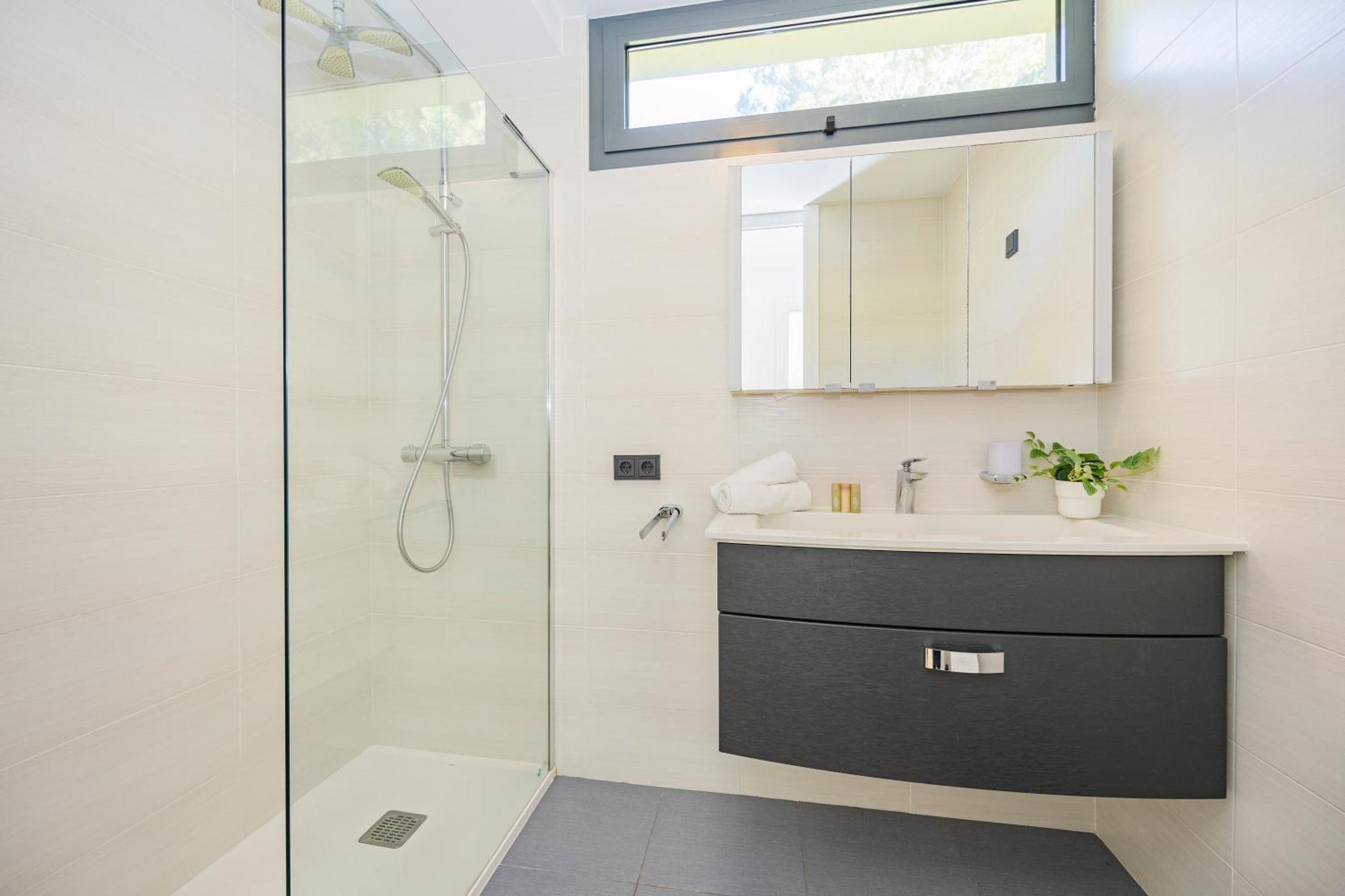 Villa Pam Beach House Playa De Muro - 200M To Beach With Hot Tub Alcudia  Exterior photo